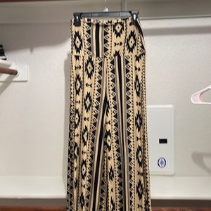 Boutique brand, 2 B together size small gaucho pants